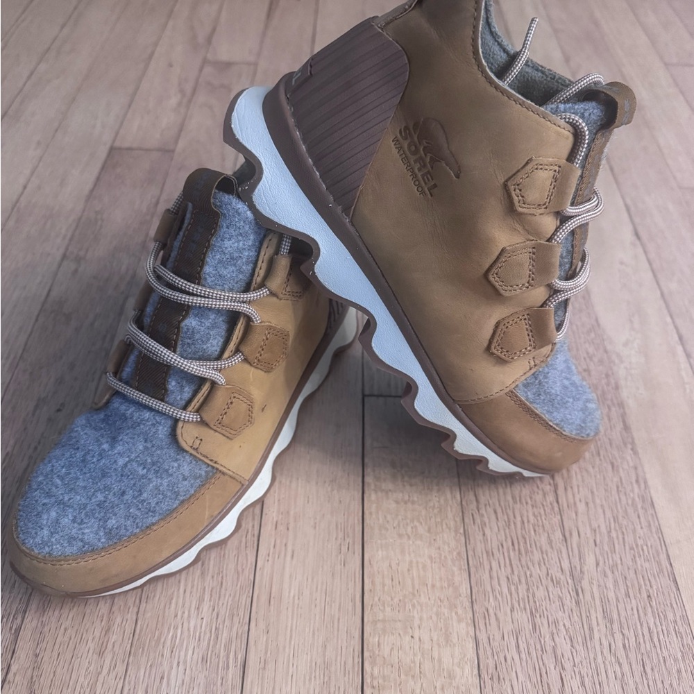 Sorel Brown and Gray Lace-Up Boots